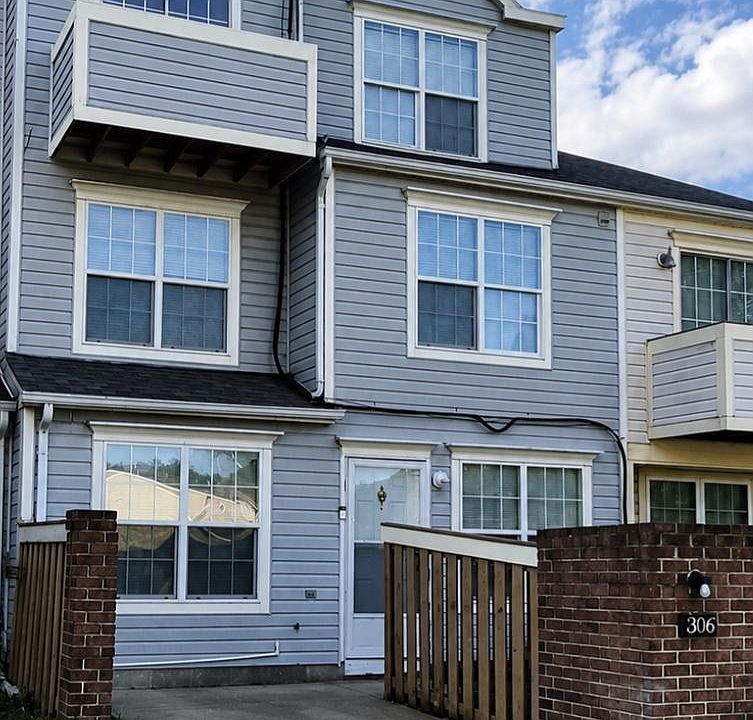 1st image of 46349 Columbus Dr