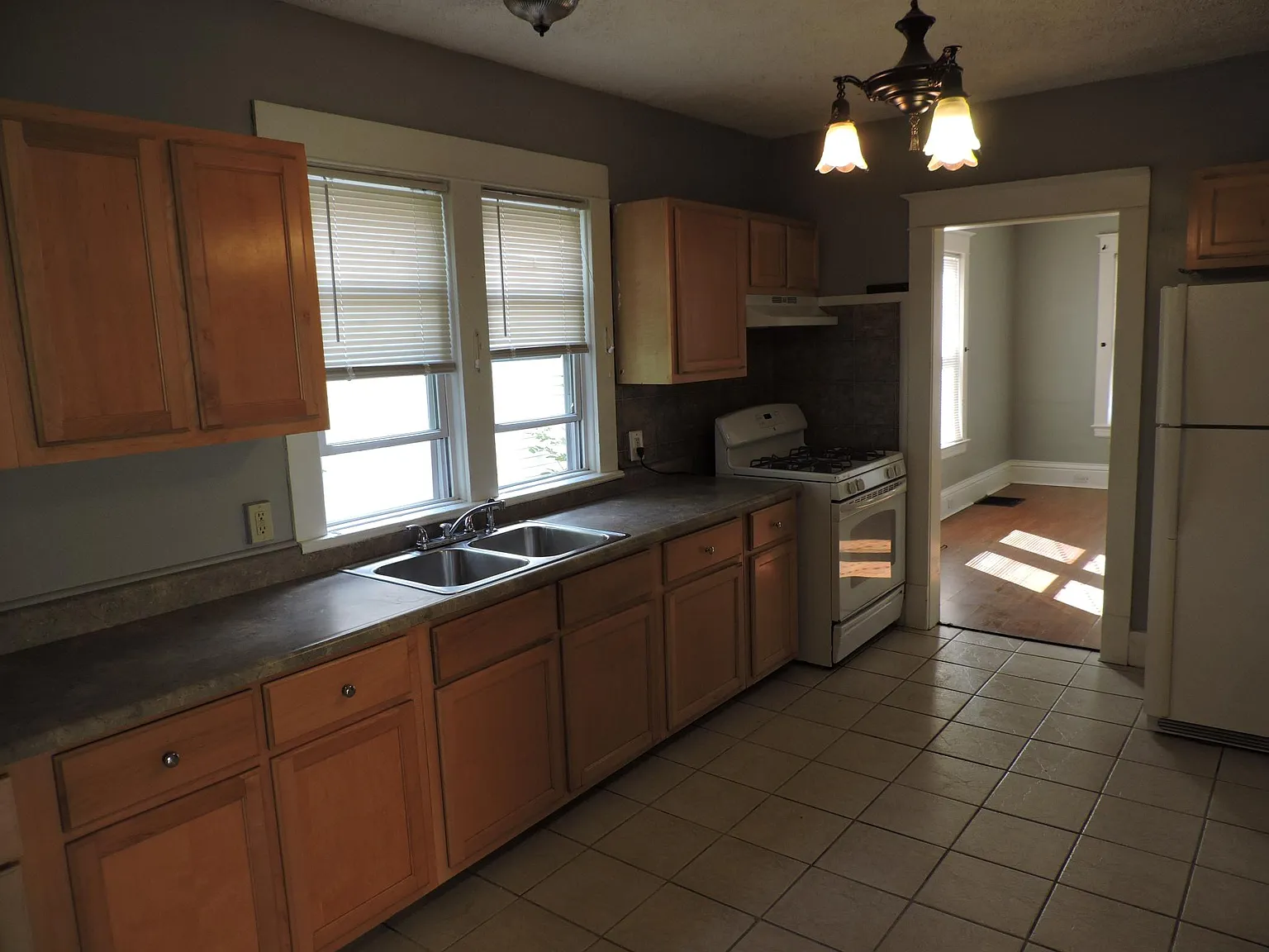 2 bed, 1000 sqft, $1,340 — Photo 4