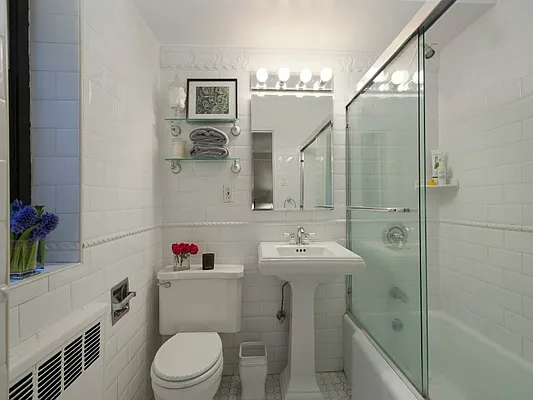 Sold by Sotheby's International Realty | media 16