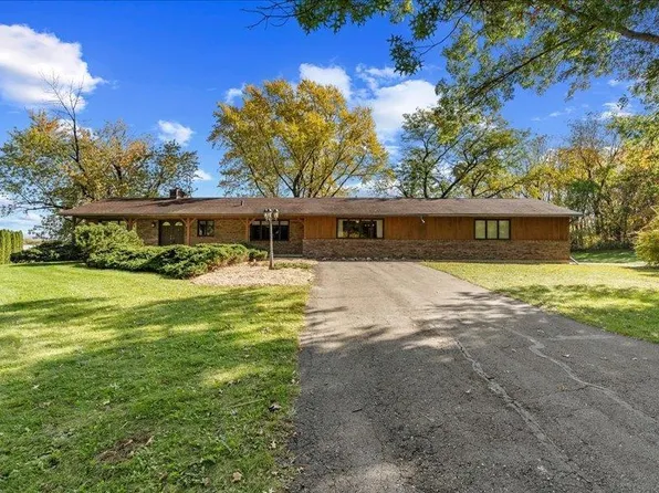 8335 Northview Dr, Cedar Falls, IA 50613