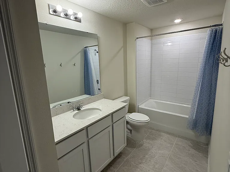 Sparkling Shell Ave — Photo 9