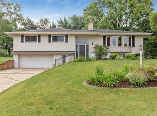 1205 Knob Hill Rd, Burnsville, MN 55337