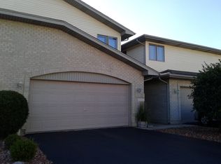 9031 W 111th St APT B, Palos Hills, IL 60465