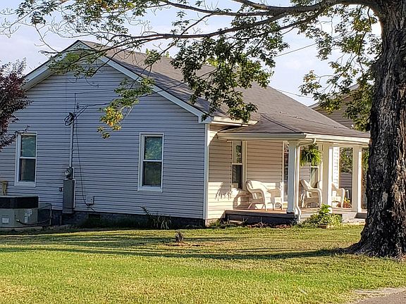 Empty lot on Left side. No neighbors