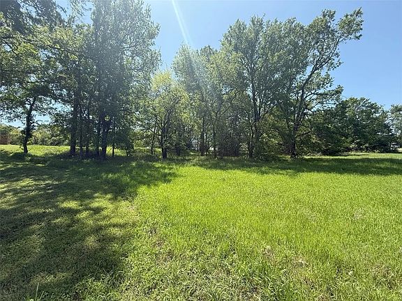 4th image of 1099 Hidden Oaks Dr