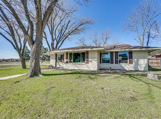 1400 Country Club Rd, Ennis, TX 75119