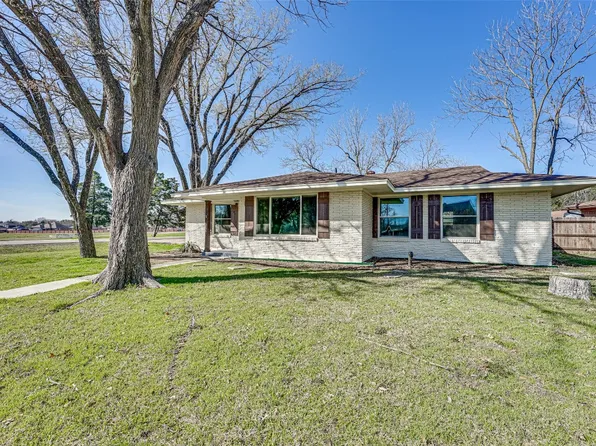 1400 Country Club Rd, Ennis, TX 75119