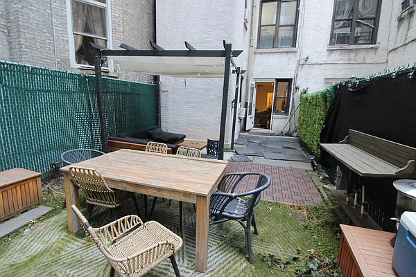 Rented by Luxor Homes & Investment Realty | media 12