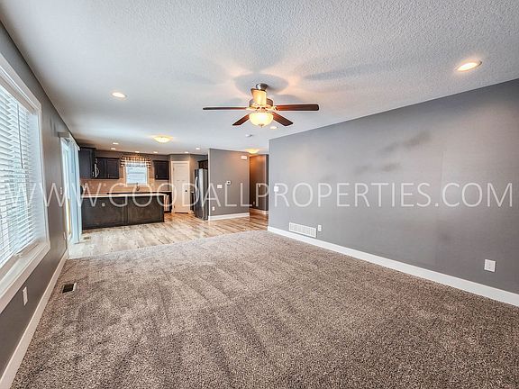 3rd image of 1306 Green Hills Dr