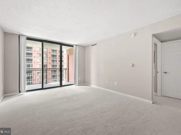 11710 Old Georgetown Rd APT 722, North Bethesda, MD 20852