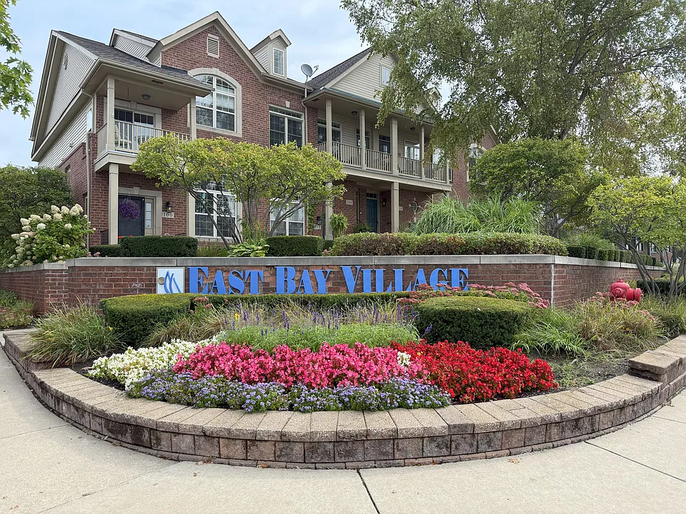 437 Village Dr #187