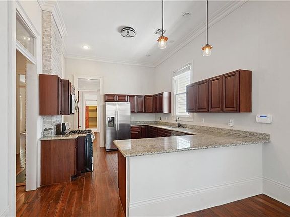 5th image of 1622 Painters St