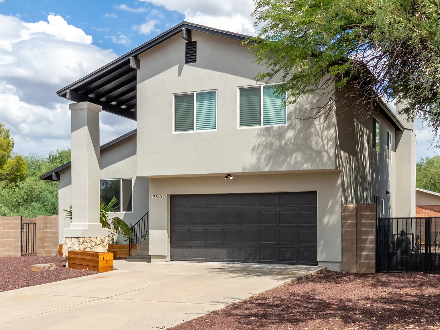 4 bed, 2.5 bath, 2024 sqft, $4,600 — Photo 2