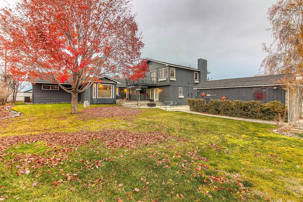 7990 Progressive Rd, Wapato, WA 98951 Zillow