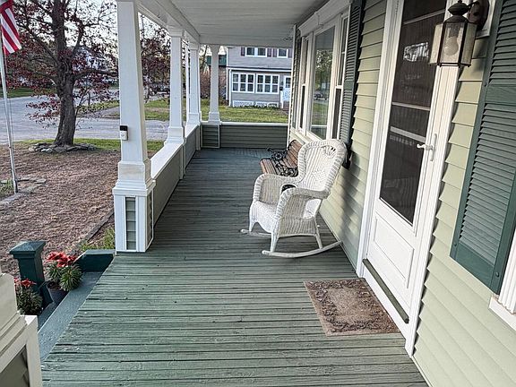 5th image of 137 Maine Avenue