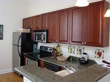 2nd image of 1414 W Marshall St APT 508