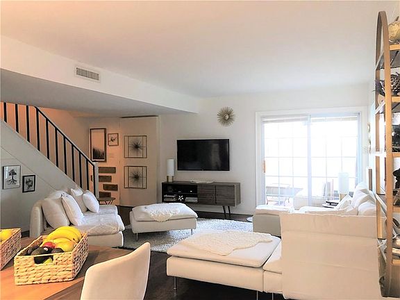 2nd image of 8710 Plum Ln #8710