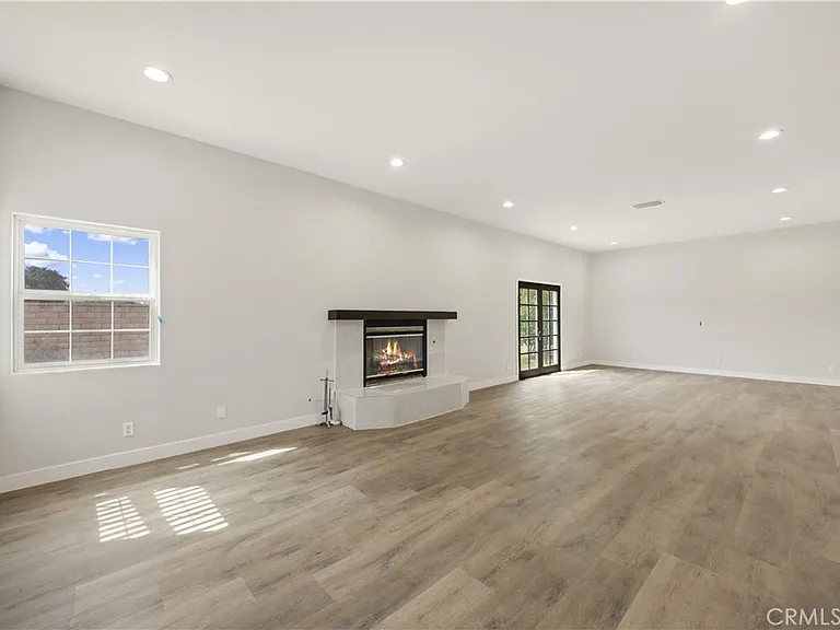 350 E Juanita Ave — Photo 11
