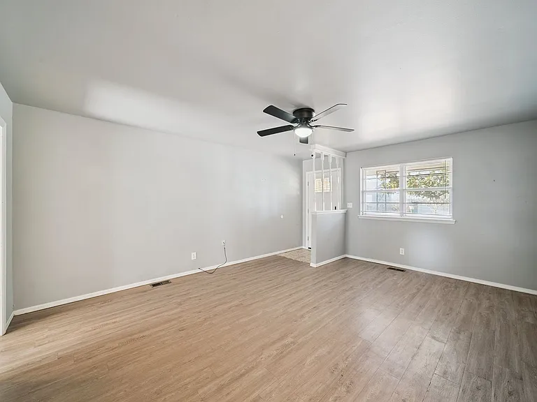 5824 E 35th St — Photo 10