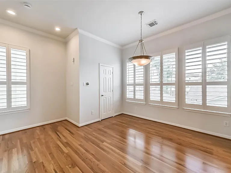 5432 Venice St — Photo 17