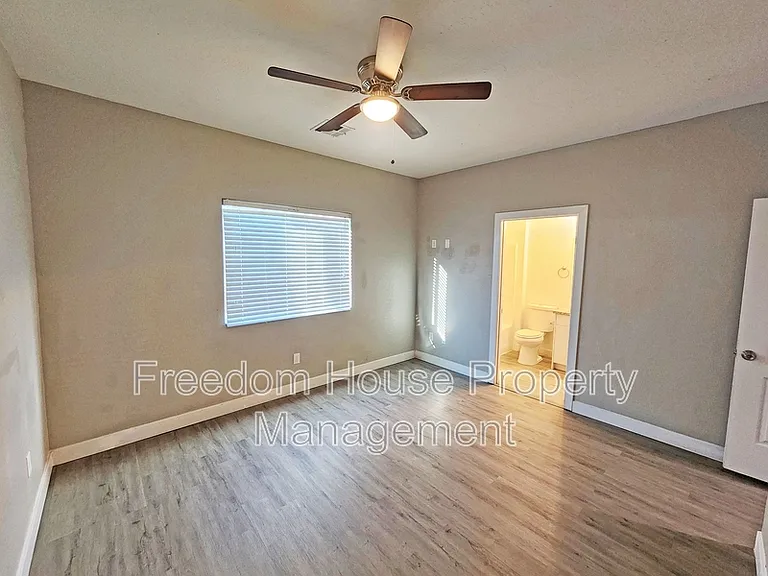 1121 Sixshooter Ave #2 — Photo 23
