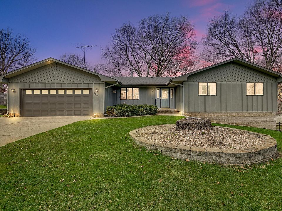 1st image of 2528 Woodland Dr