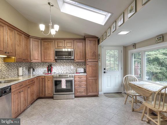 2nd image of 4505 Starr Jordan Dr