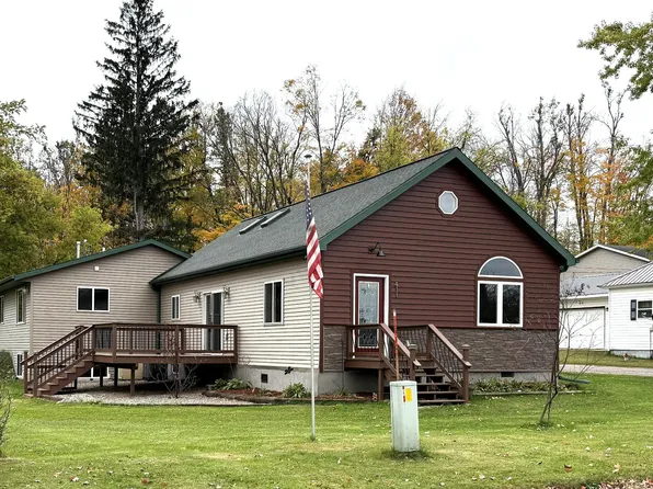 411 6th St, Goodman, WI 54125