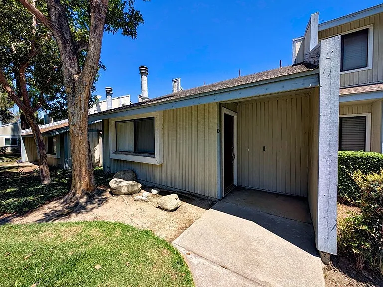 1965 Coulston St #10 — Photo 9