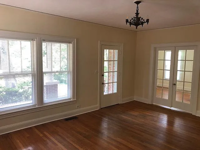 407 Warren St #A — Photo 4