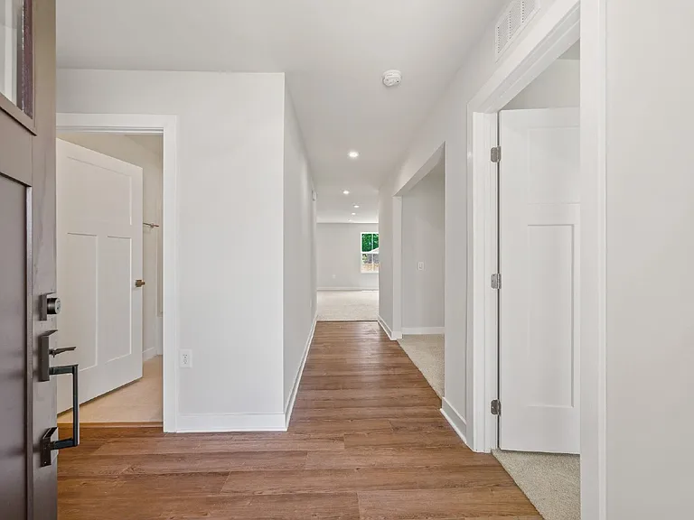 1103 Wilkinson Ln — Photo 4