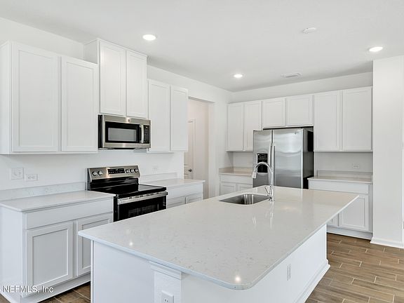3rd image of 6970 MIRAGE Street