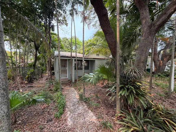 42 SW 6th Street, Dania Beach, FL 33004