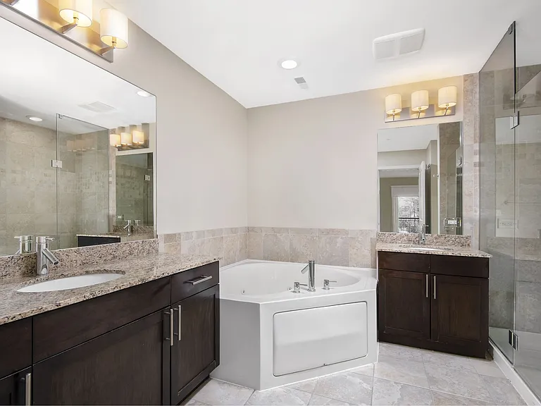 Oak Park Place — Photo 13