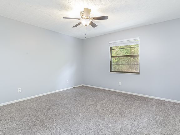 3rd image of 1509 Dutch Valley Dr