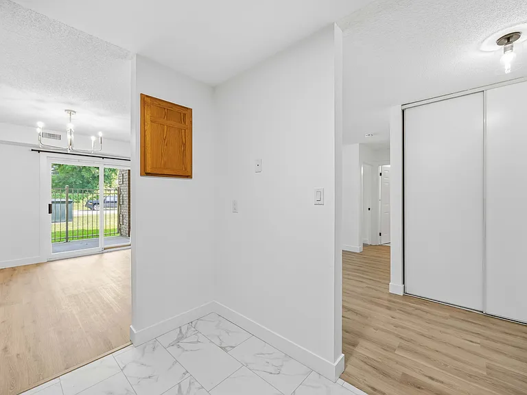 548 Front St #14 — Photo 2