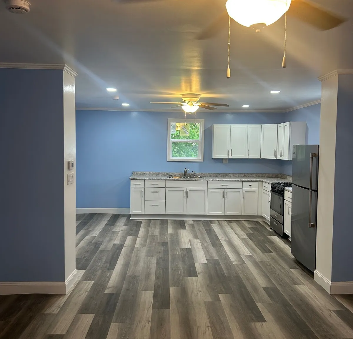 4 bed, 2.5 bath, 1600 sqft, $1,500 — Photo 3