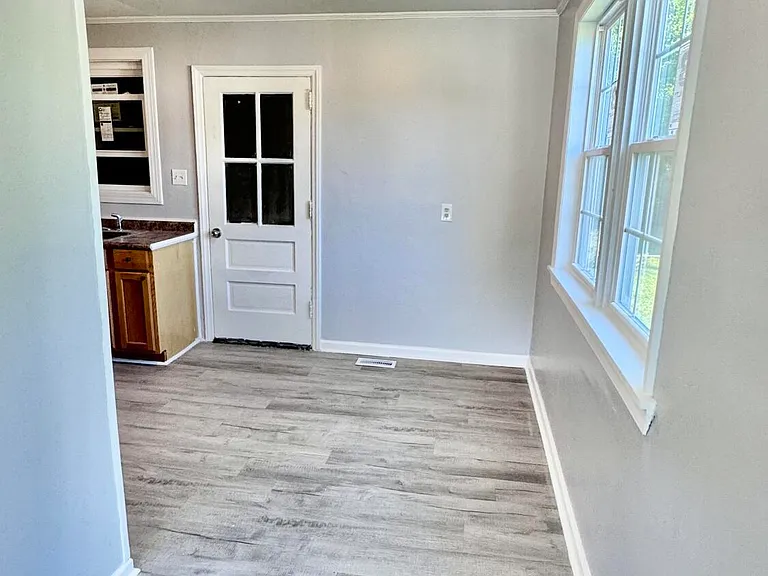 425 New River Dr — Photo 4