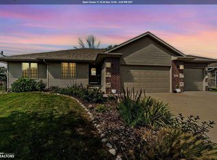 101 S 29th St, Marshalltown, IA 50158