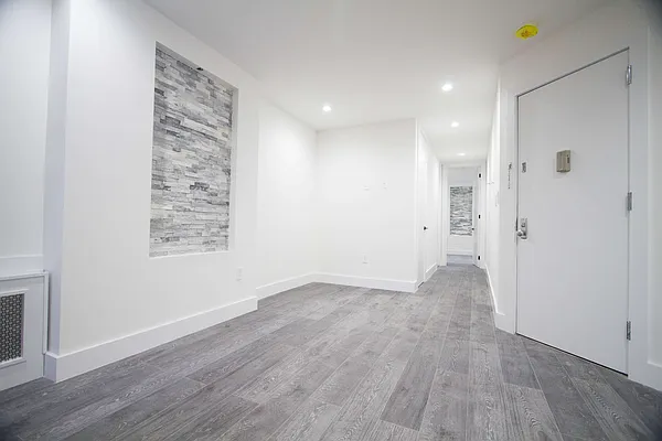 Rented by Nooklyn NYC LLC | media 18