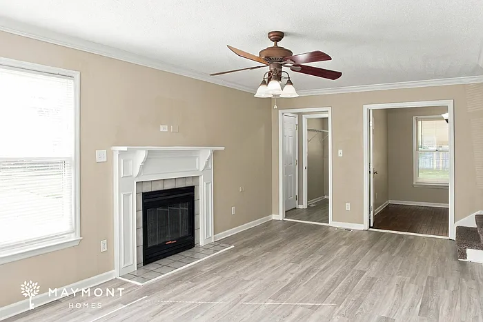 3 bed, 2.0 bath, 1422 sqft, $1,575 — Photo 4