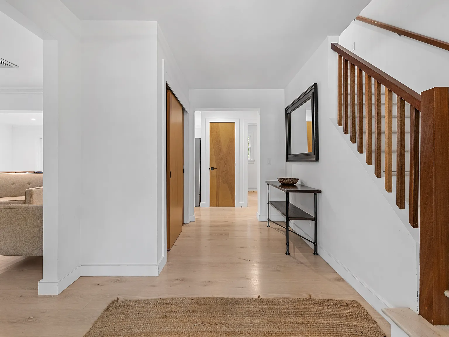 Wainscott Retreat 3BR with Pool, and wrap around porch — Photo 2
