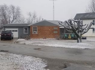 414 NW 1st St, Casey, IL 62420