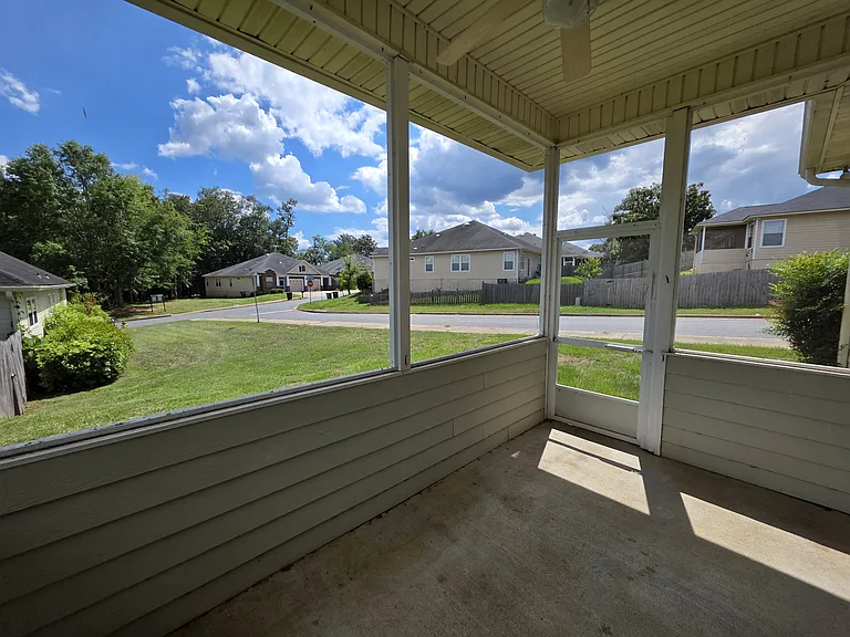 5531 Hampton Woods Way — Photo 32