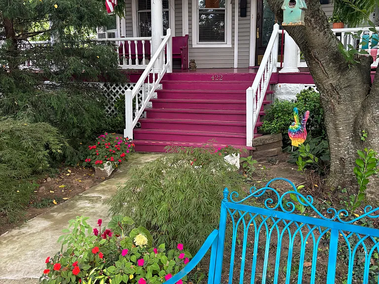 422 King George Ave SW #3 — Photo 1