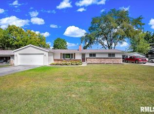 1065 Lakeview Rd S, Dahinda, IL 61428