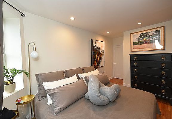 5th image of 74 India St APT B10