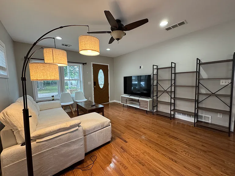 23448 Hoover Ave — Photo 2