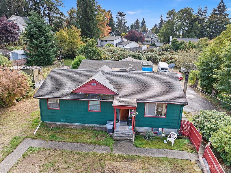 2nd image of 2635 SW 104th Street