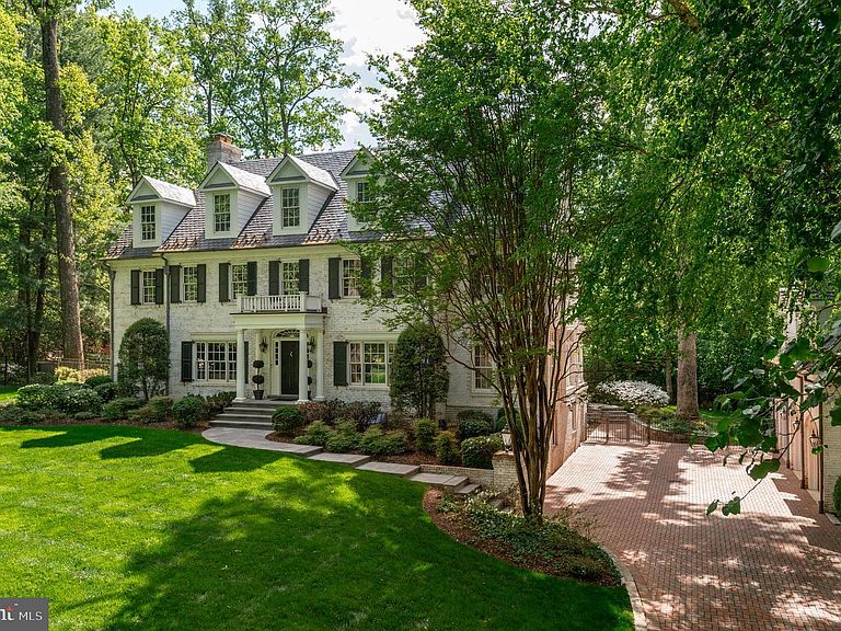 Listing photo of 1210 Corbin Ct, McLean